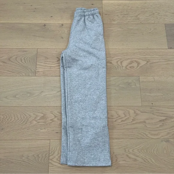 ALO Yoga Accolade Set Quarter Zip and Sweatpants Light Gray Unisex - Picture 10 of 16